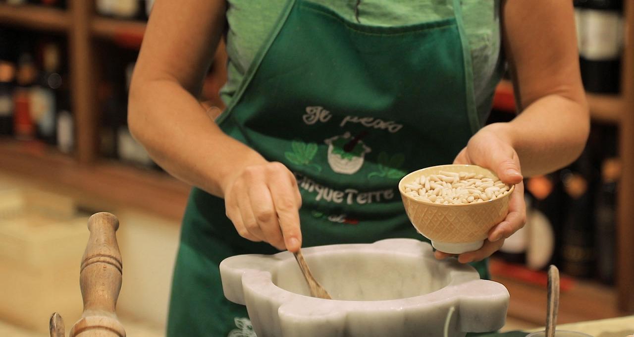 Gör din egen pesto i Italien